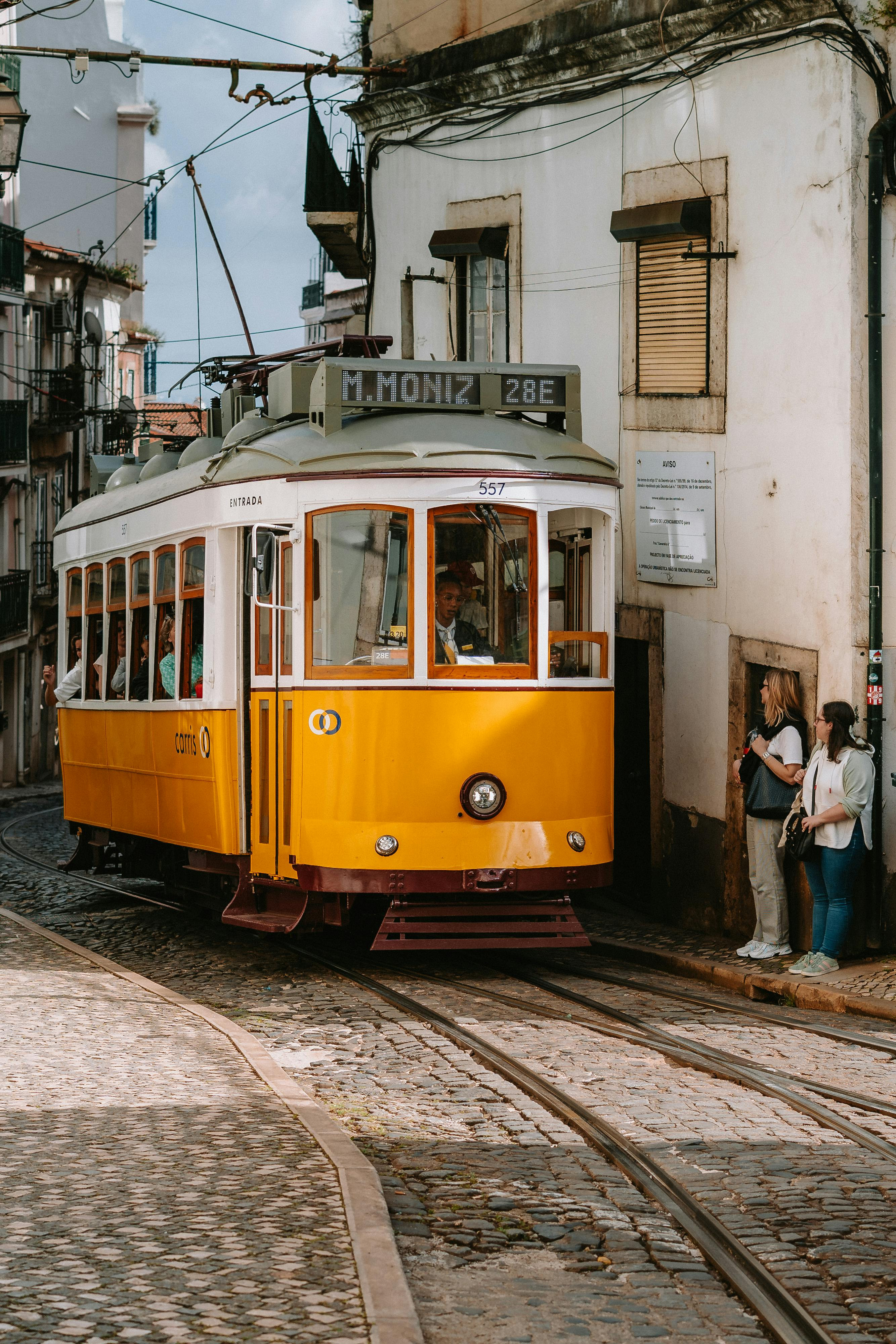 Passeio de barco em águas portuguesas